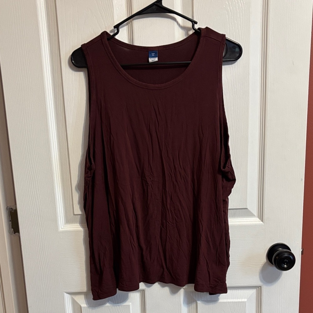 Old Navy Women's Burgundy Muscle Tee